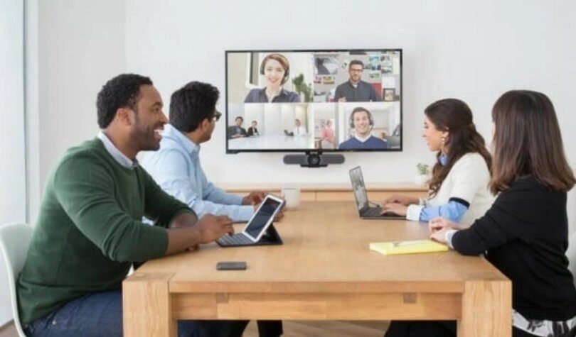 Logitech-Meetup-Conference-Cam-4K-hop-600x600